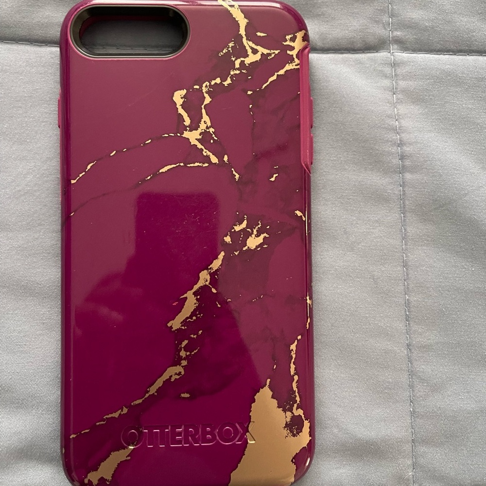 iPhone 8+ otterbox phone case